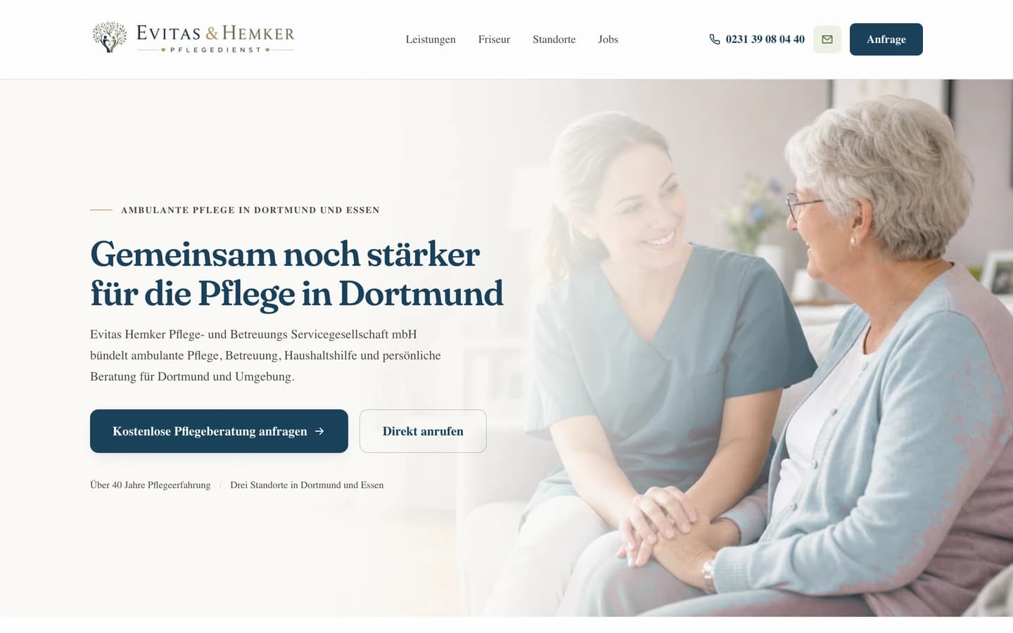 Webdesign für Evitas Hemker: Startseite des Pflegedienstes mit Navigation und Kontaktmöglichkeiten